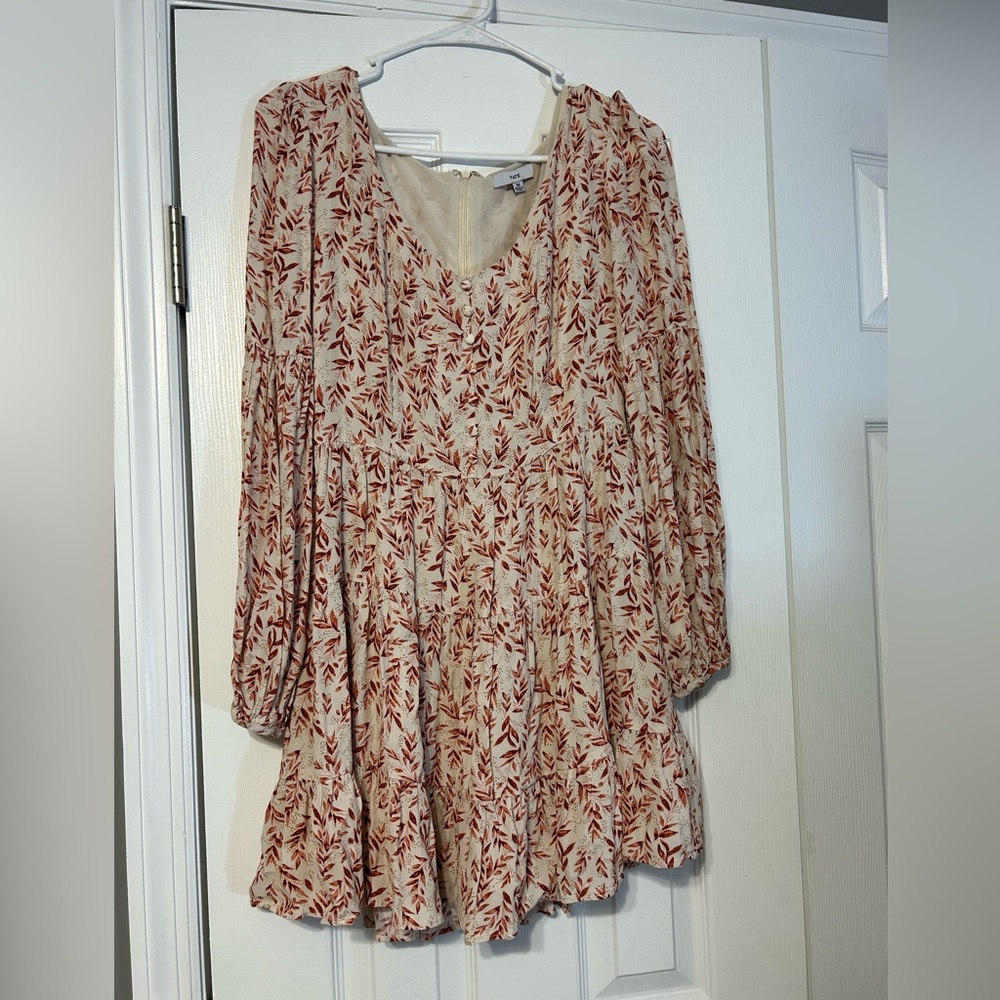 Flowy long sleeve dress